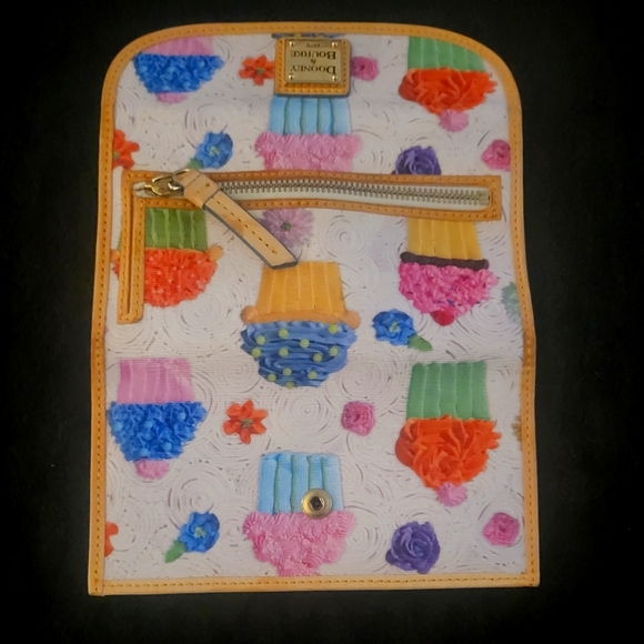 Pre-Loved Dooney and Bourke Small Barrel Bag in Cupcake Pattern with Wallet. - Picture 6 of 6